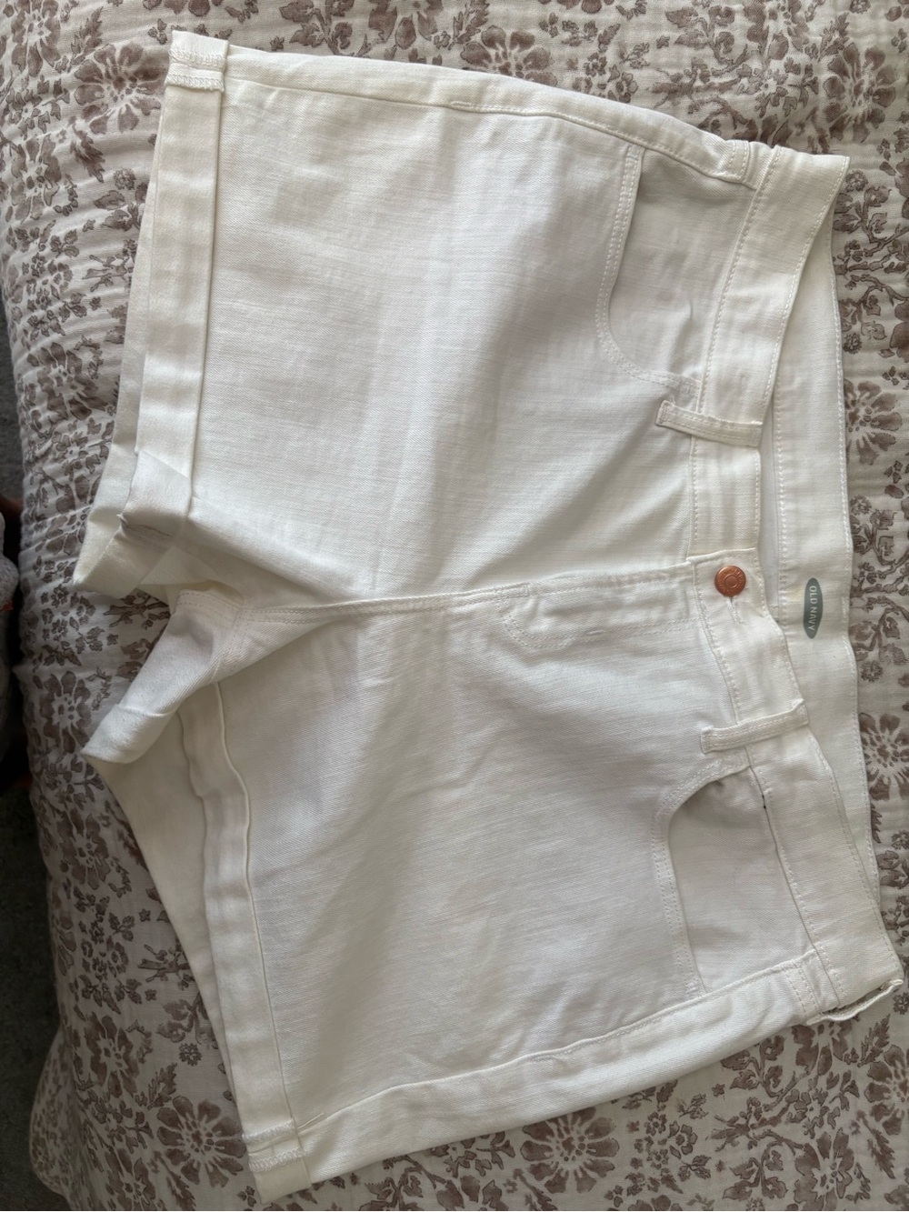 Size 16 Classic White Women's Denim Shorts
